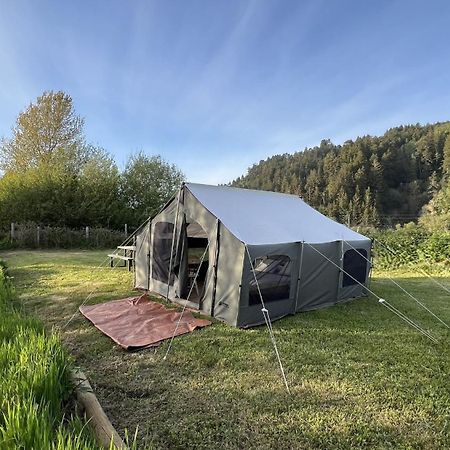 Glamping Tent On The River Klamath Zewnętrze zdjęcie